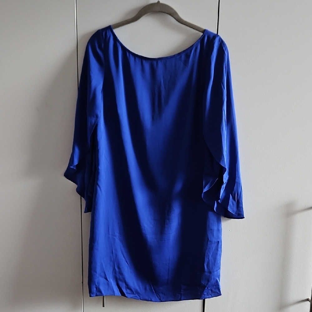 Elegant Blue Milly Size 4 Silk Dress with Flowy Sleeves